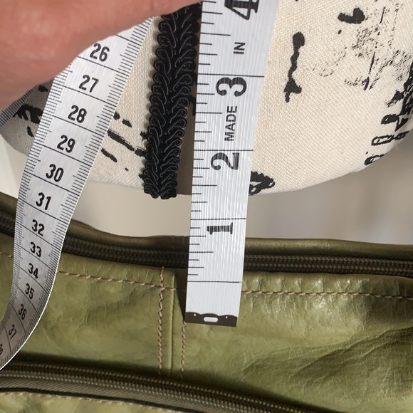 ☘️Authentic Fossil Green Leather Crossbody 💚 - Picture 12 of 12